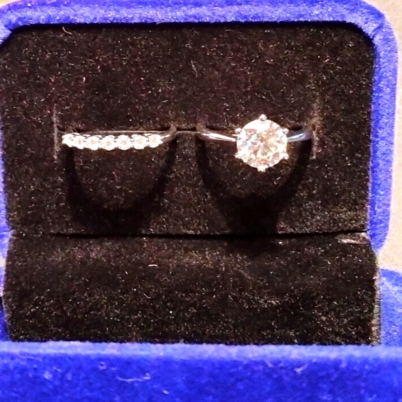 Moissanite 2.28kt total weight wedding ring set - Picture 6 of 11